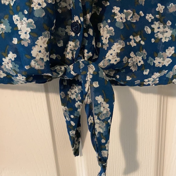 Sheer poly button down - Picture 3 of 6